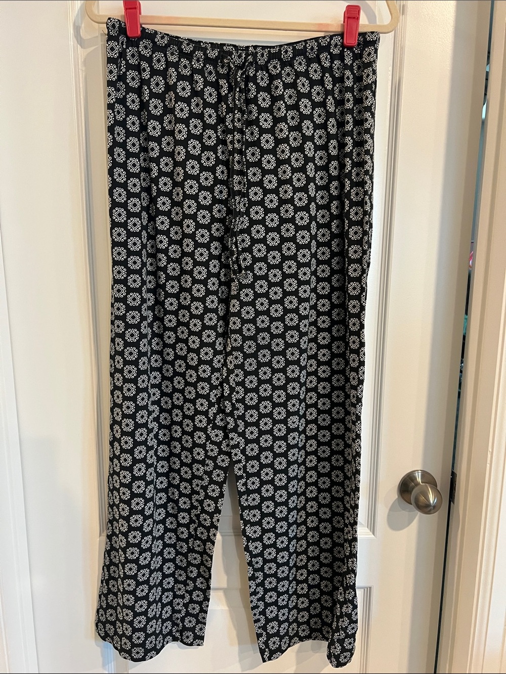 Women’s Black & White Floral Pajama Pants